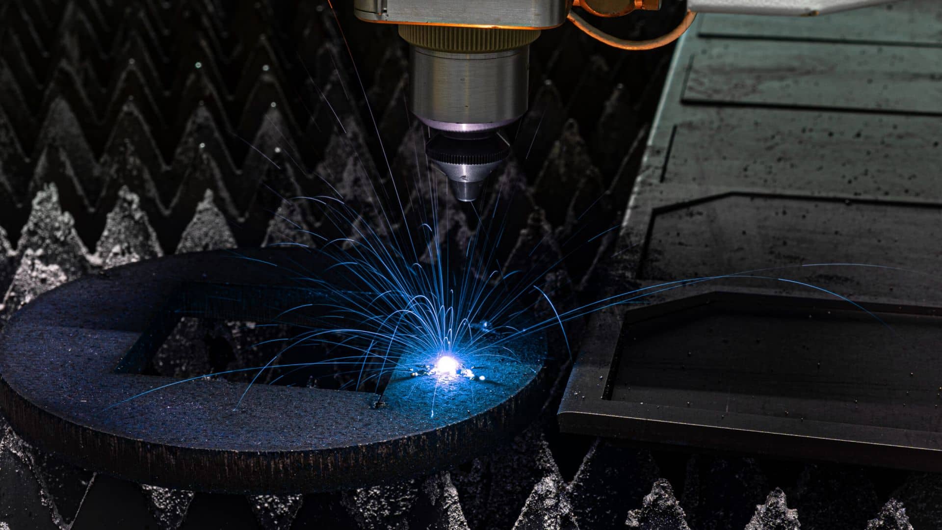 Artistic picture of Pirahna laser cutting machine